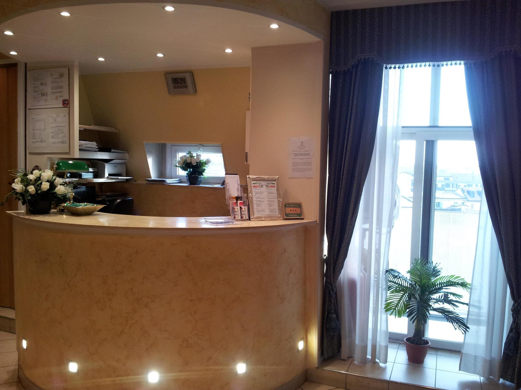 Hotel Arco Romana Mailand Exterior foto